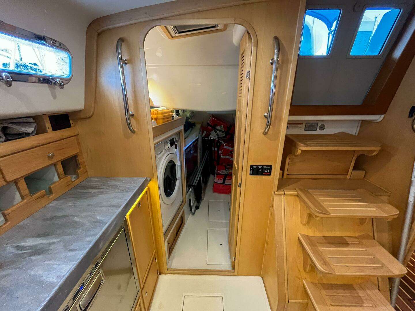 2023 Island Packet 439 - Image 30