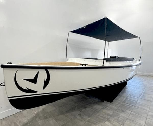 2023 Vision Marine Technologies Fantail 217