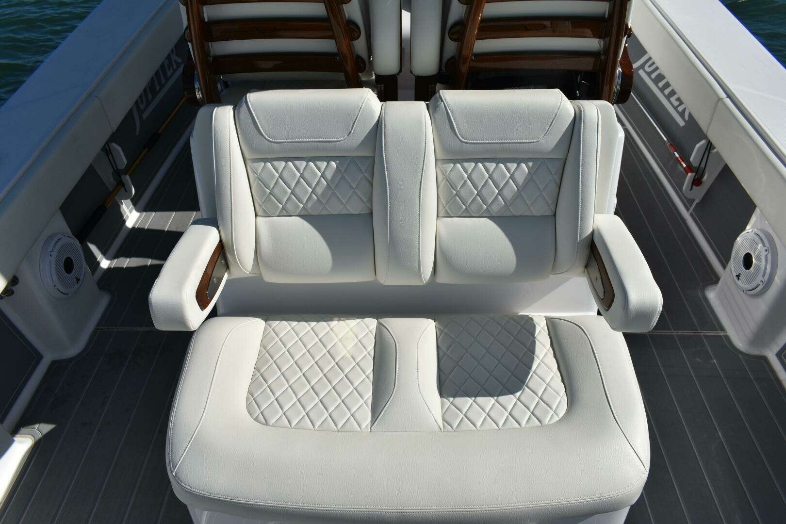 2025 Jupiter 32 FS - Image 6