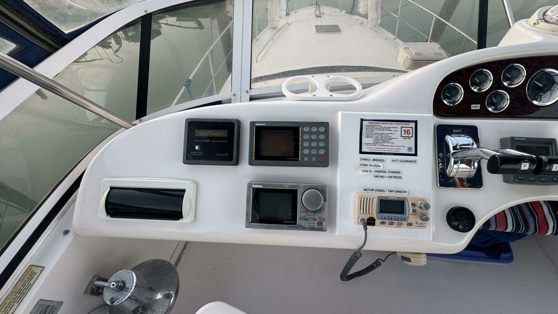 2000 Sea Ray 420 Aft Cabin - Image 16