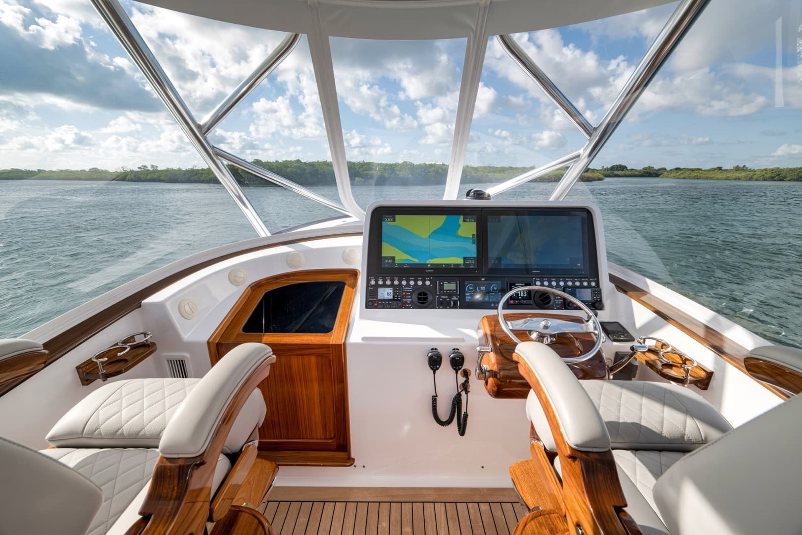 2022 Winter Custom Yachts 38 Walk Around - Image 20