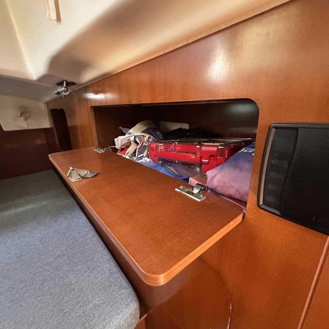2006 Beneteau 523 - Image 29