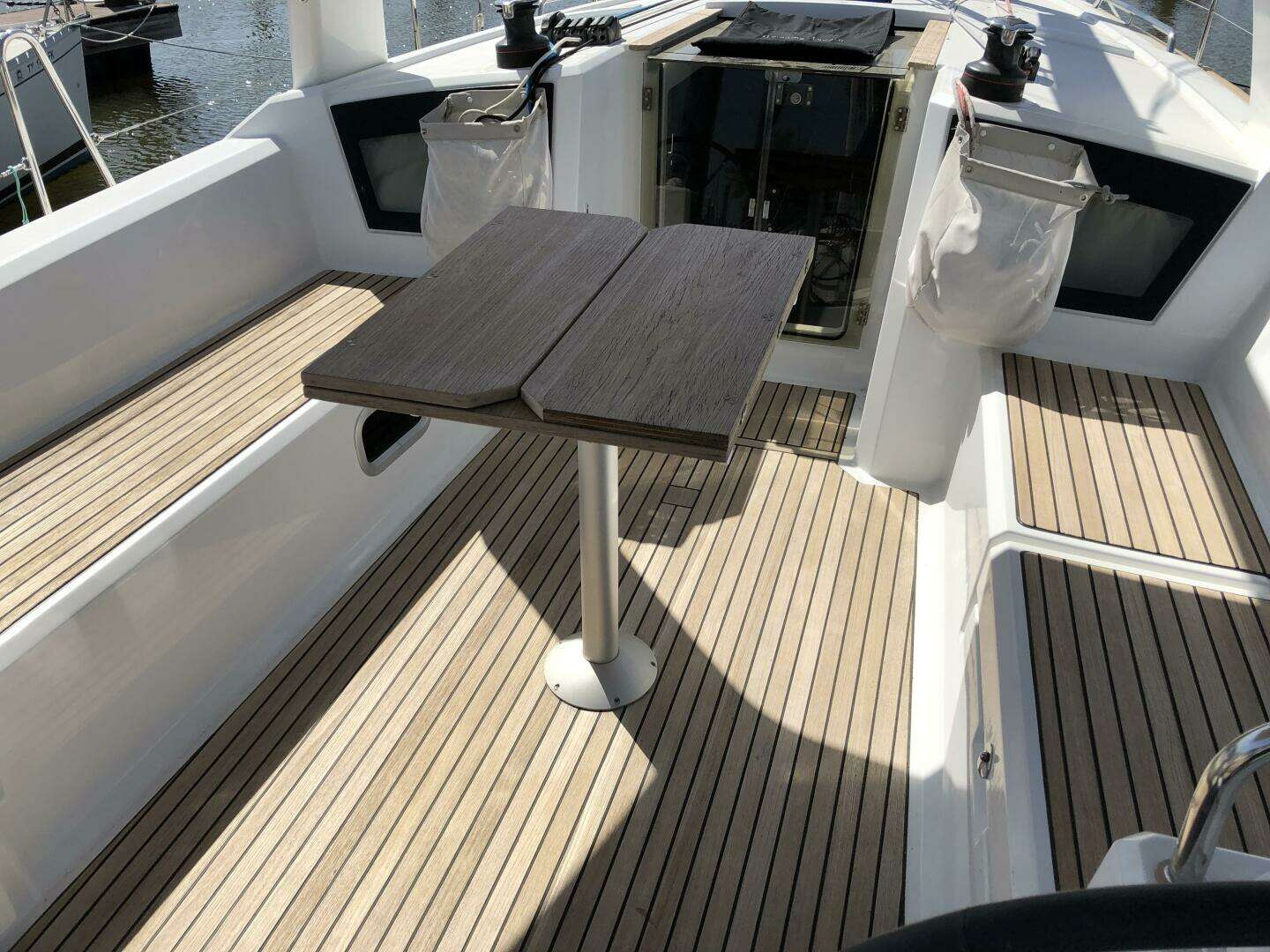 2017 Beneteau Oceanis 38 Weekender - Image 13