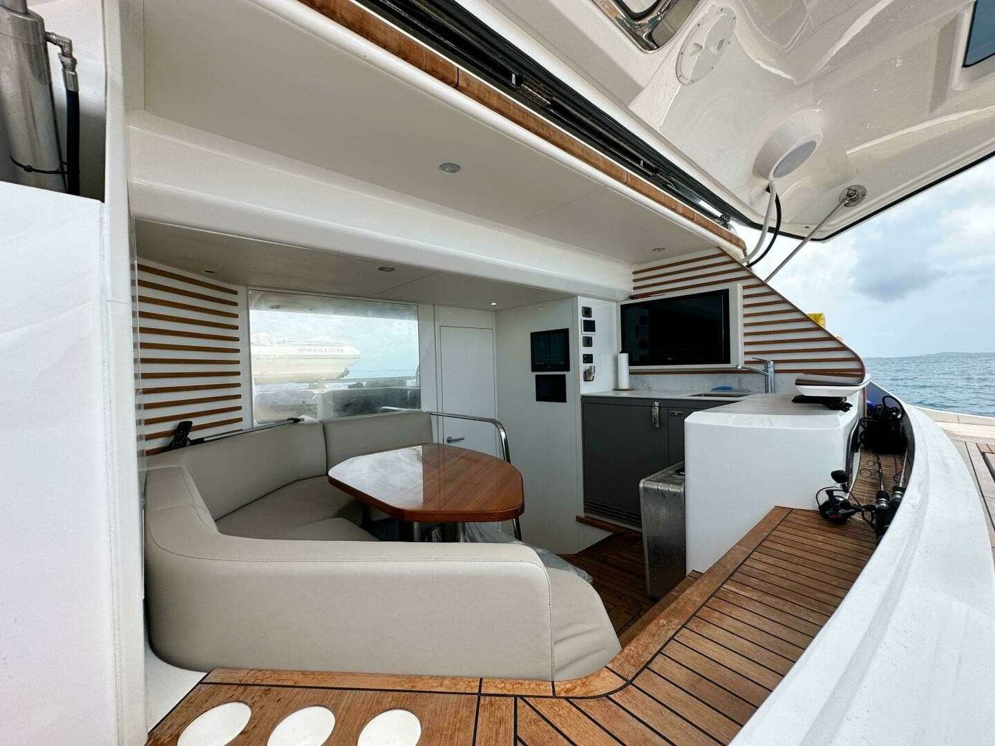 2021 Princess X95 - Image 27