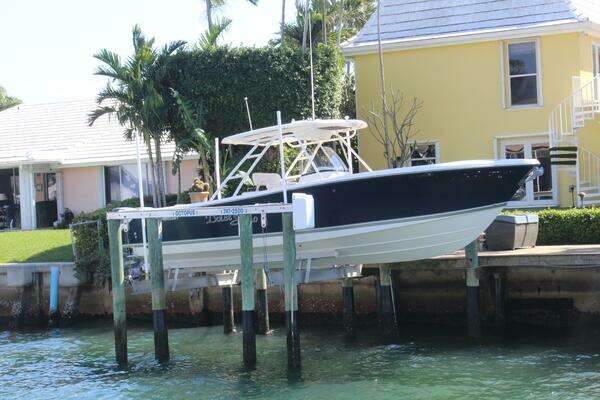 2008 Pursuit 3100 Sport - Image 1