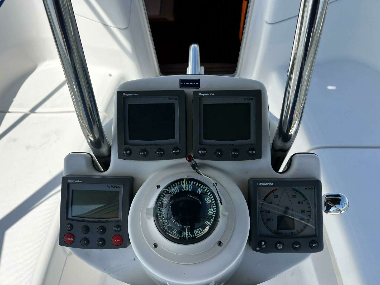 2004 Hunter 33 - Image 34