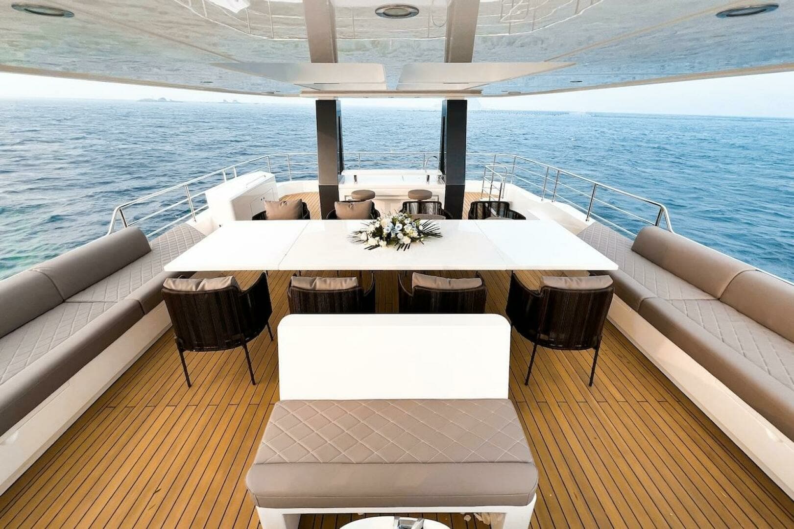 2026 Diamond Yachts EF56 Power Catamaran - Image 13