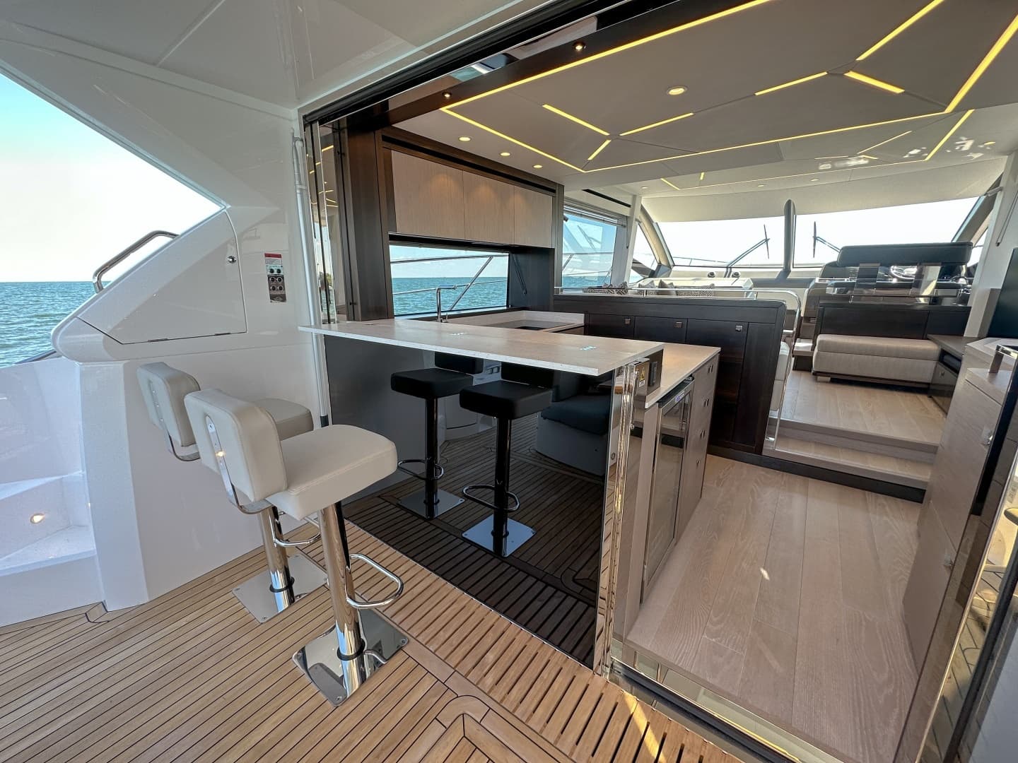 2024 Sunseeker 55 Manhattan - Image 37