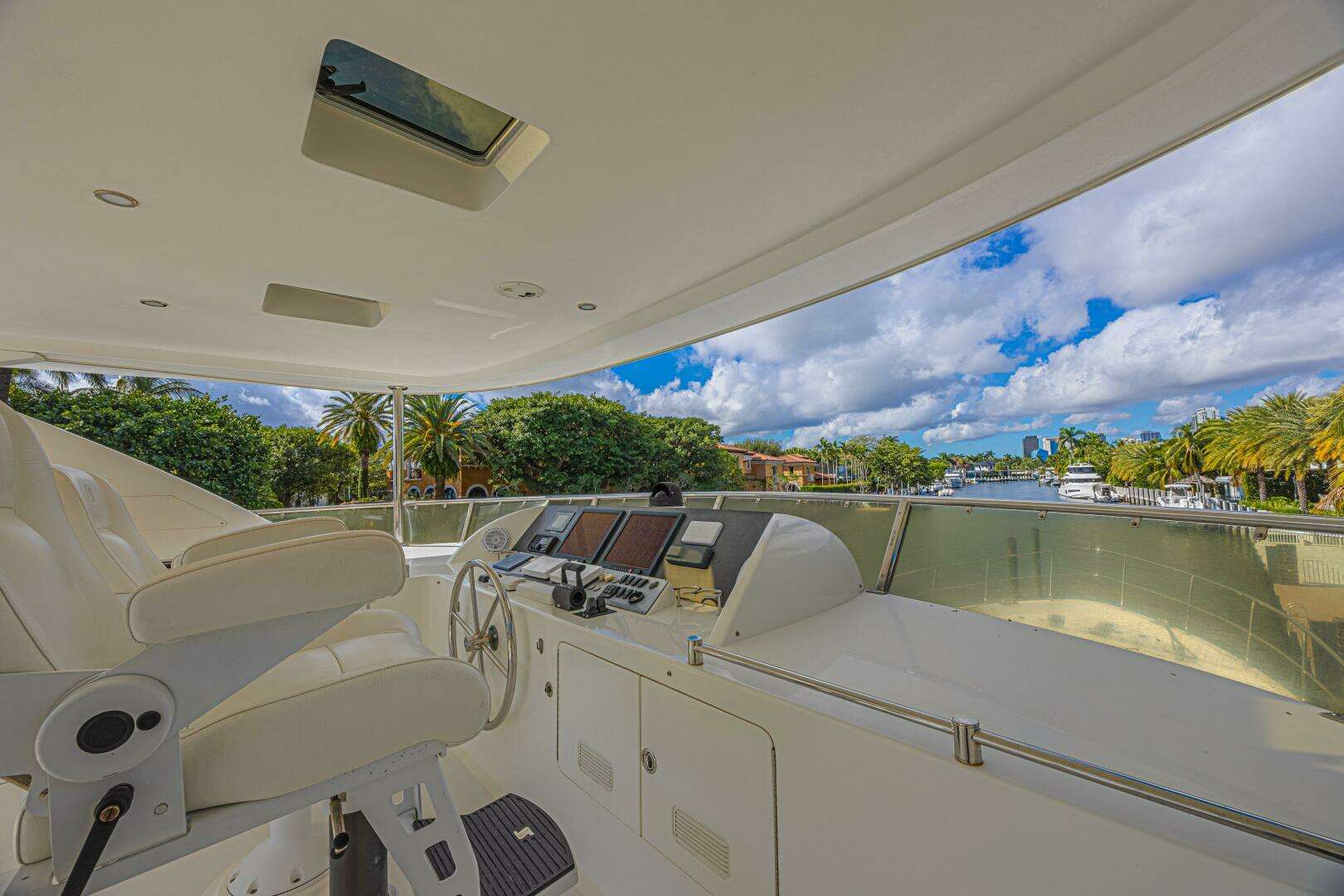 2010 Ocean Alexander 74 Motoryacht - Image 16