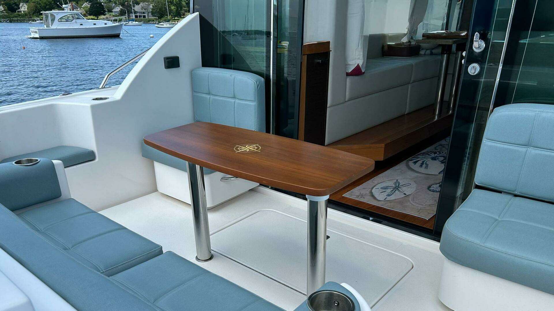 2017 Tiara Yachts C39 Coupe - Image 8