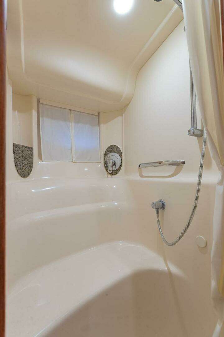 2005 Sea Ray — - Image 19