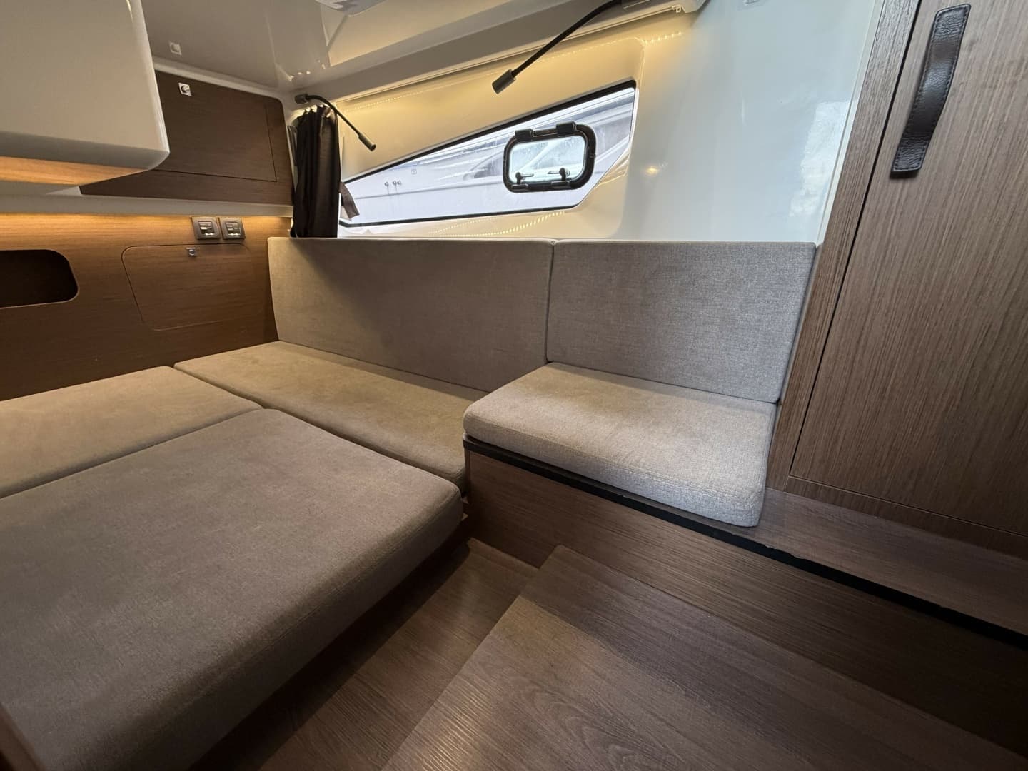 2023 Beneteau Antares 11 - Image 23