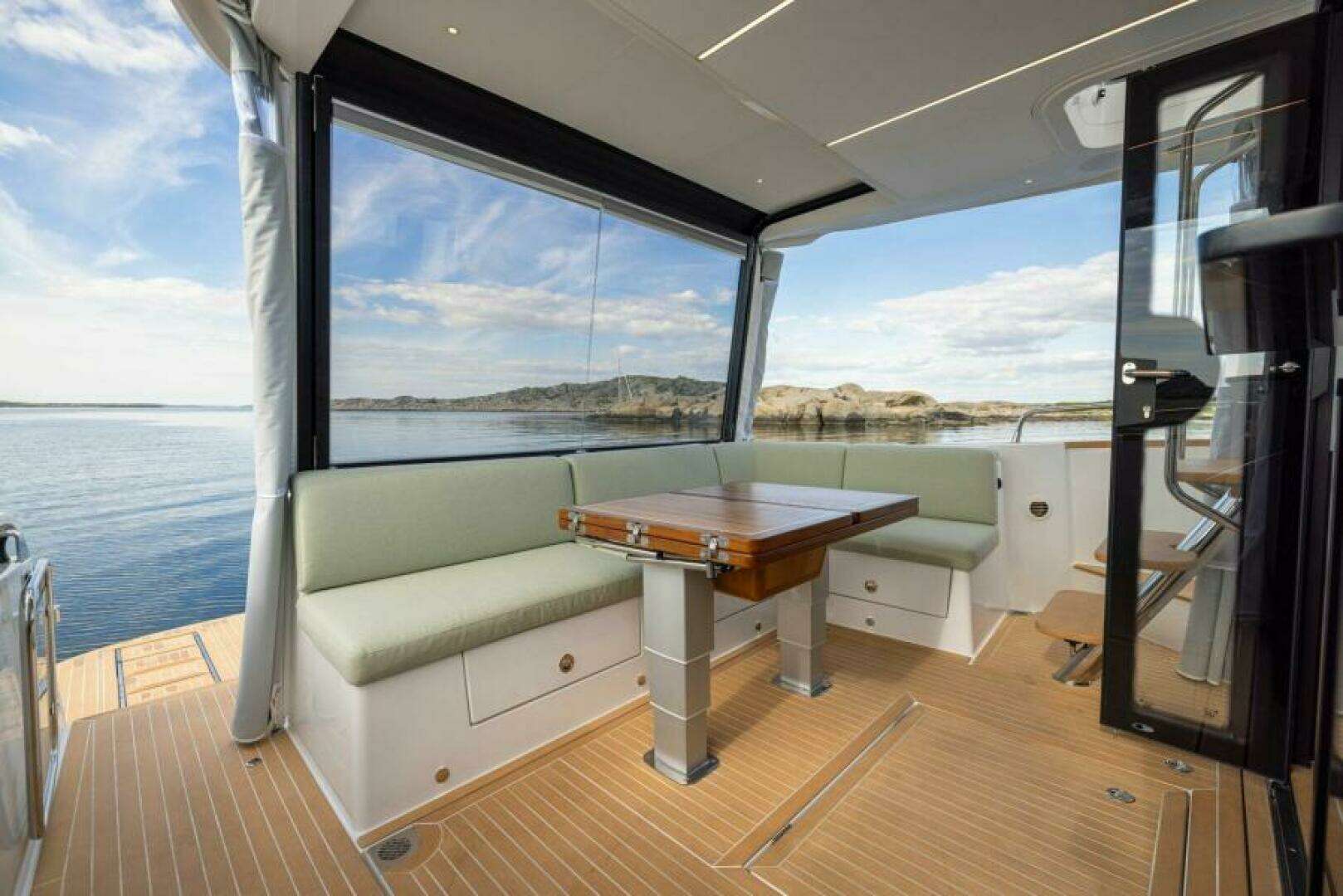 2027 Nimbus 495 Flybridge - Image 9
