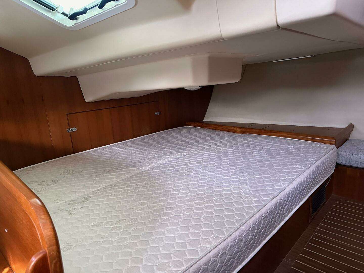 2005 Hunter 38 - Image 38