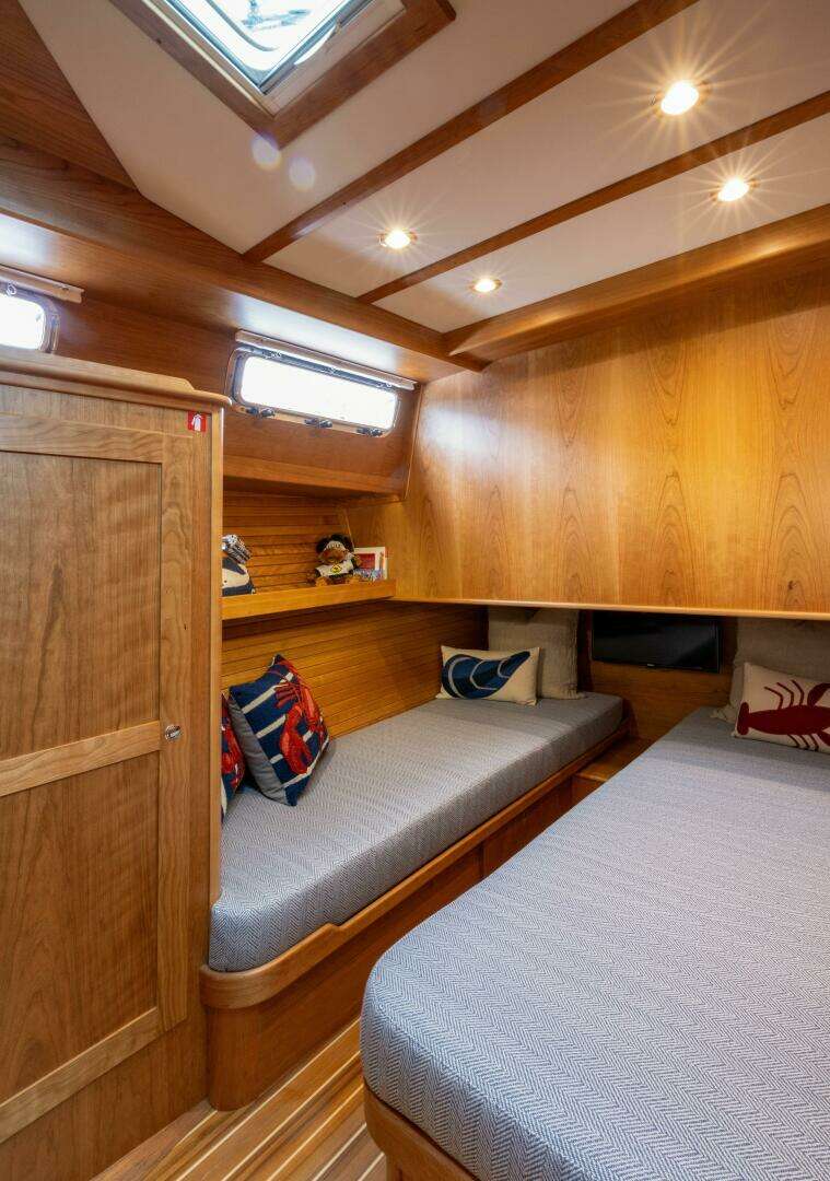 2026 Sabre 45 Salon Express - Image 13