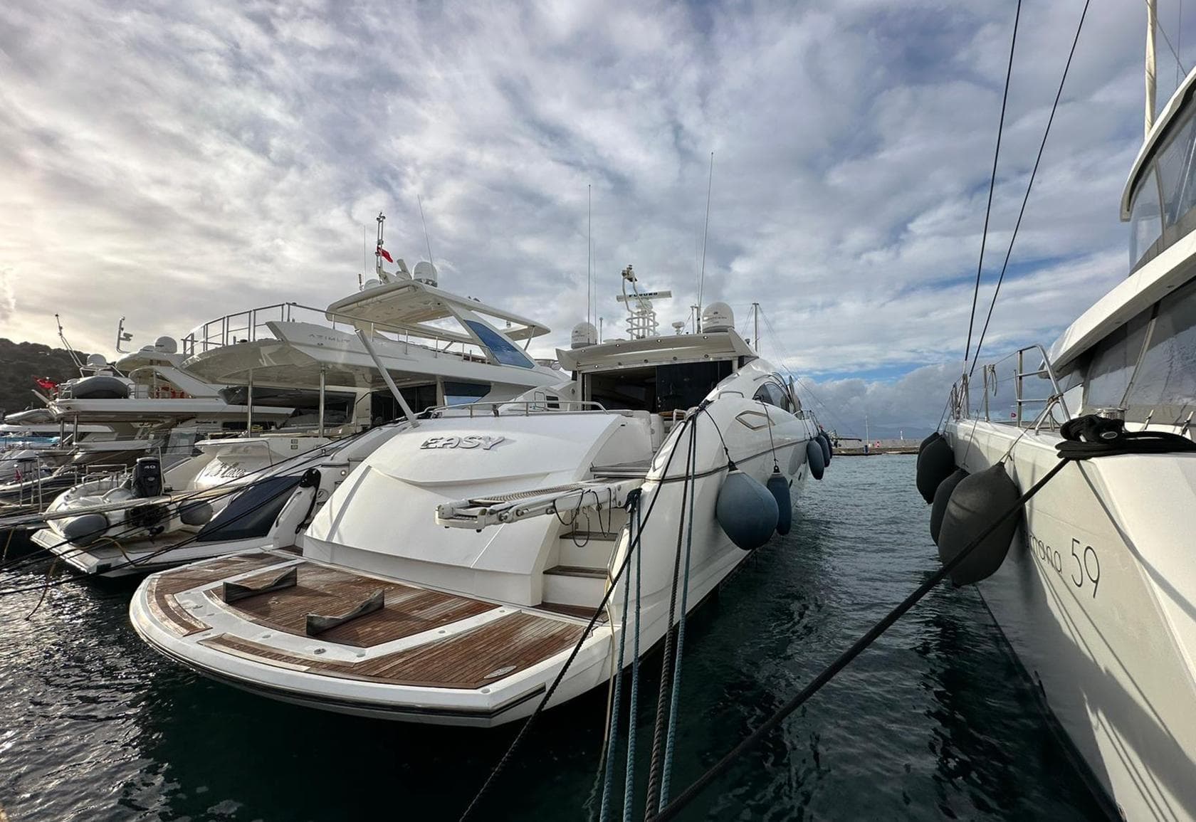 Sunseeker Predator 82