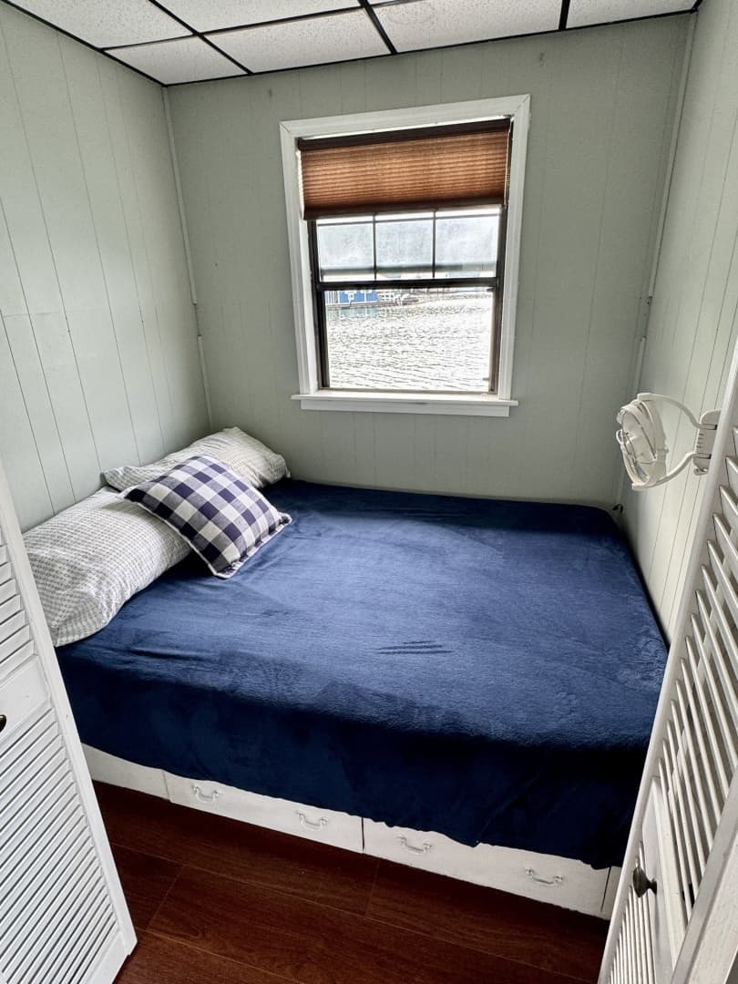 1978 Custom 18 x 24 Off-Grid Floating Cabin Approx 385sqft - Image 35