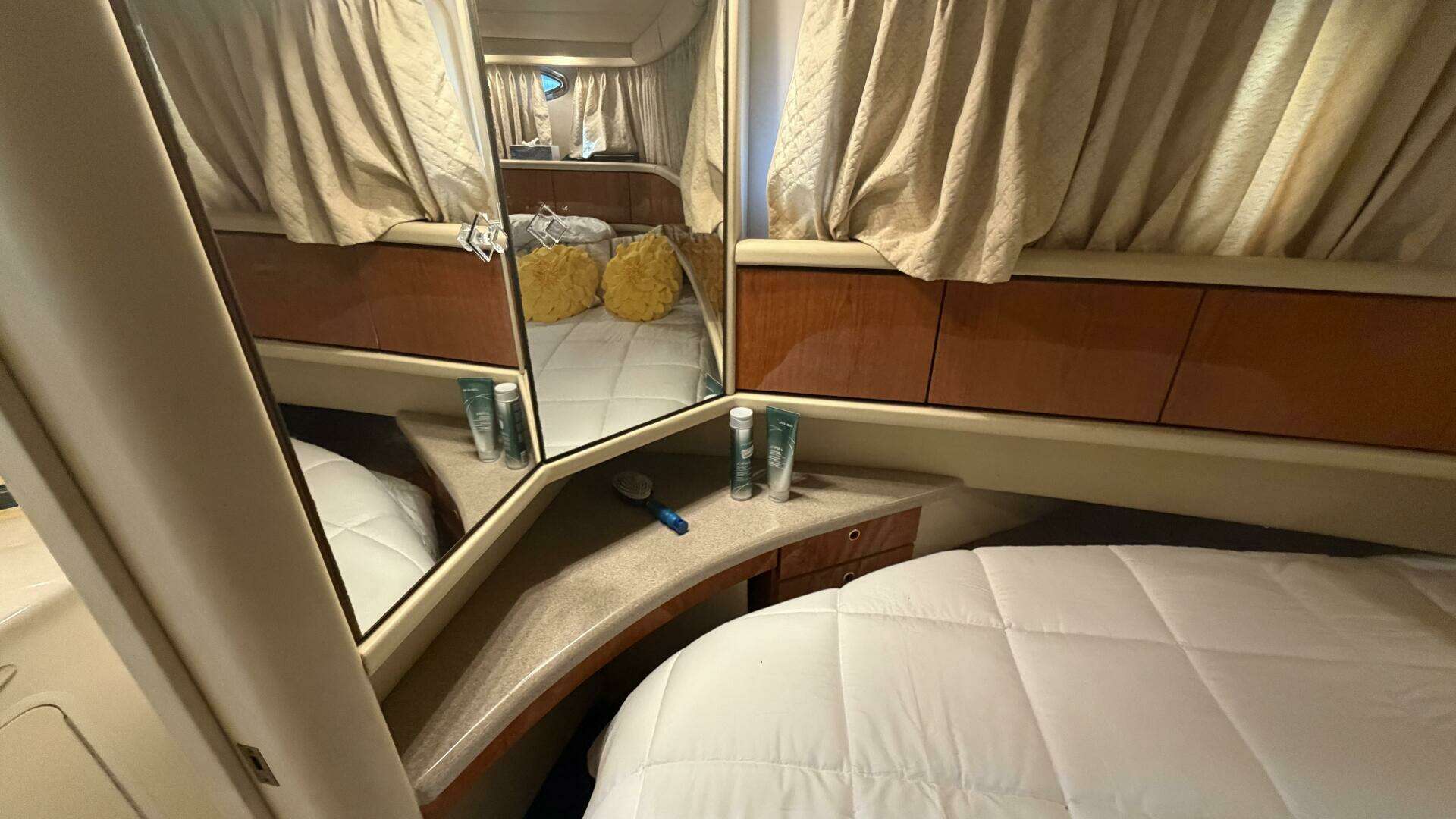 2000 Sea Ray 380 Aft Cabin - Image 40