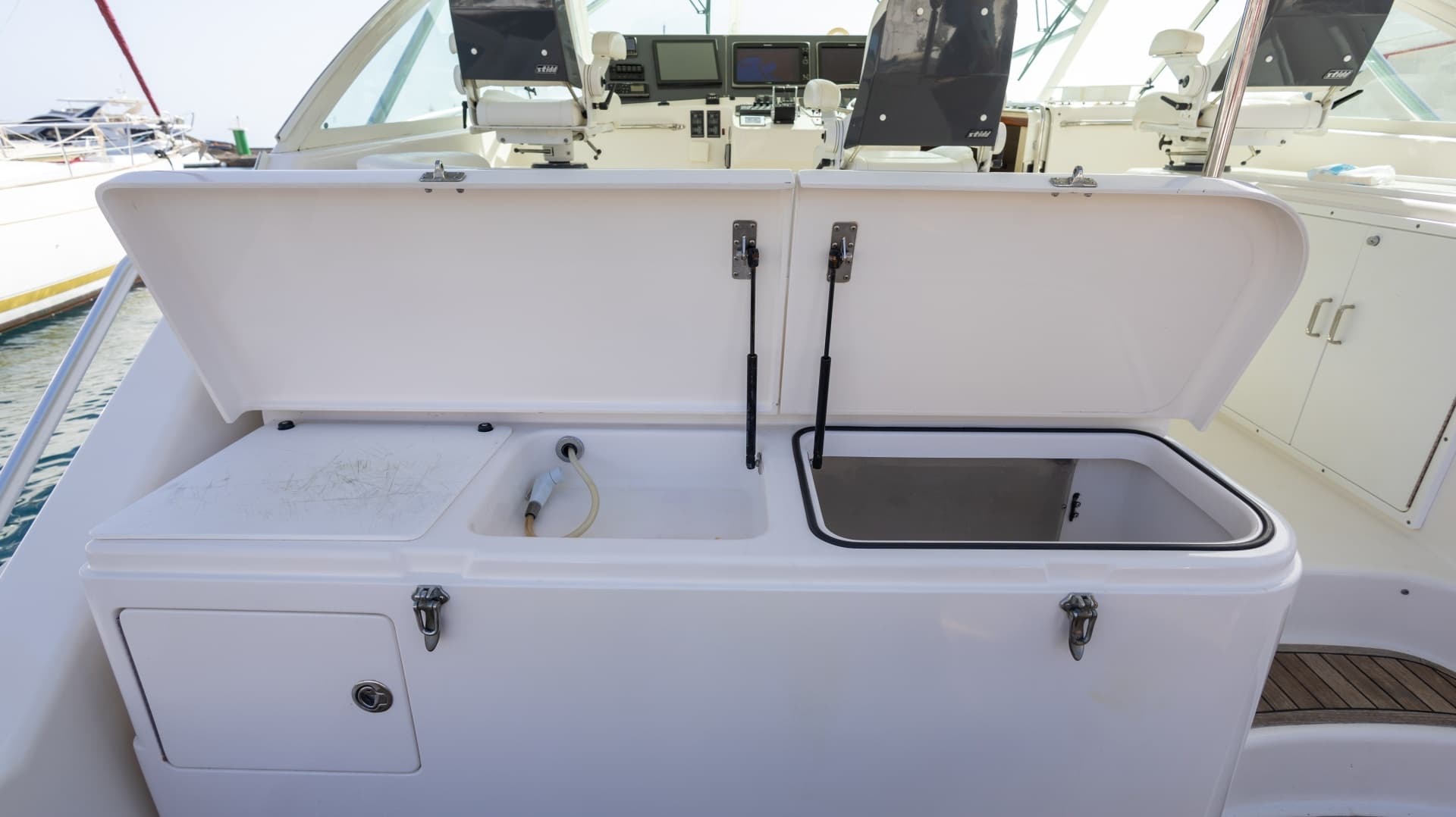 2005 Cabo 40 Hardtop Express - Image 50