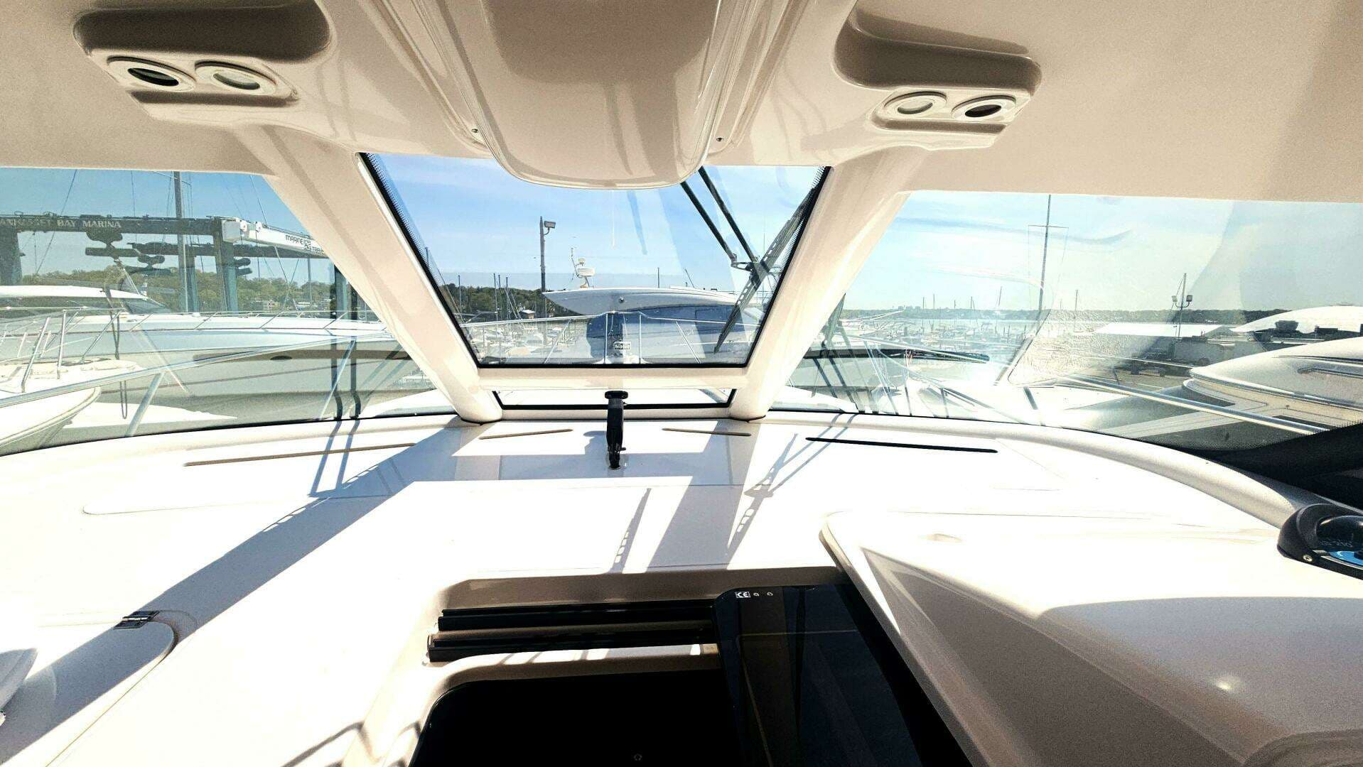 2006 Tiara Yachts 4300 Sovran - Image 6