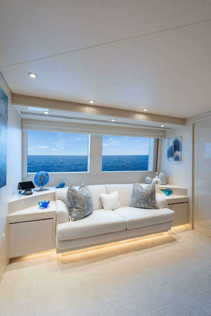 2001 Westship Skylounge - Image 21