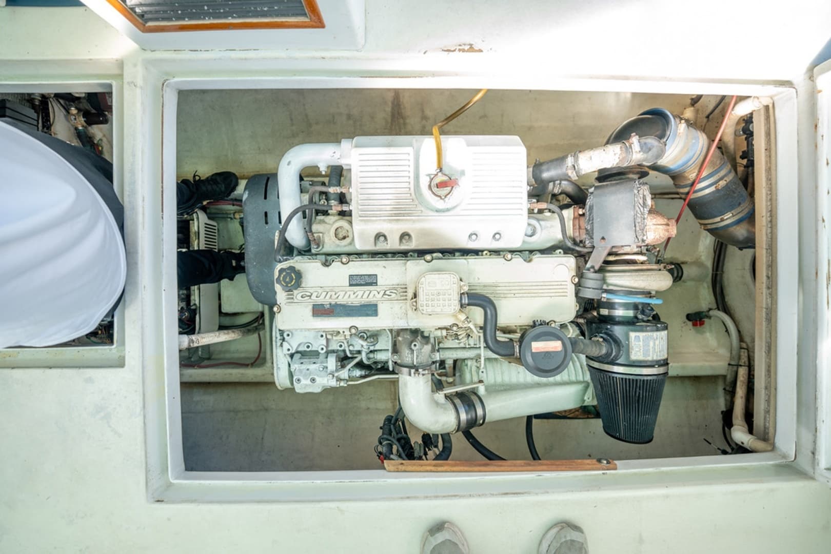 2005 Custom Michael Fritz 34' Pilothouse - Image 19