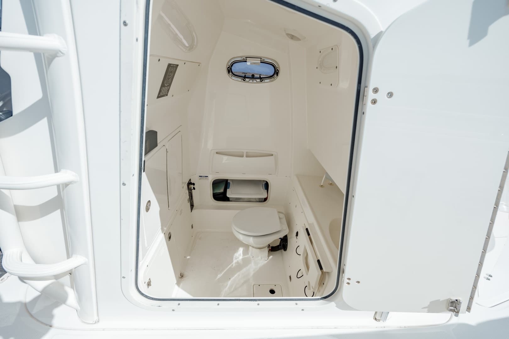 2013 Boston Whaler 320 Outrage - Image 66