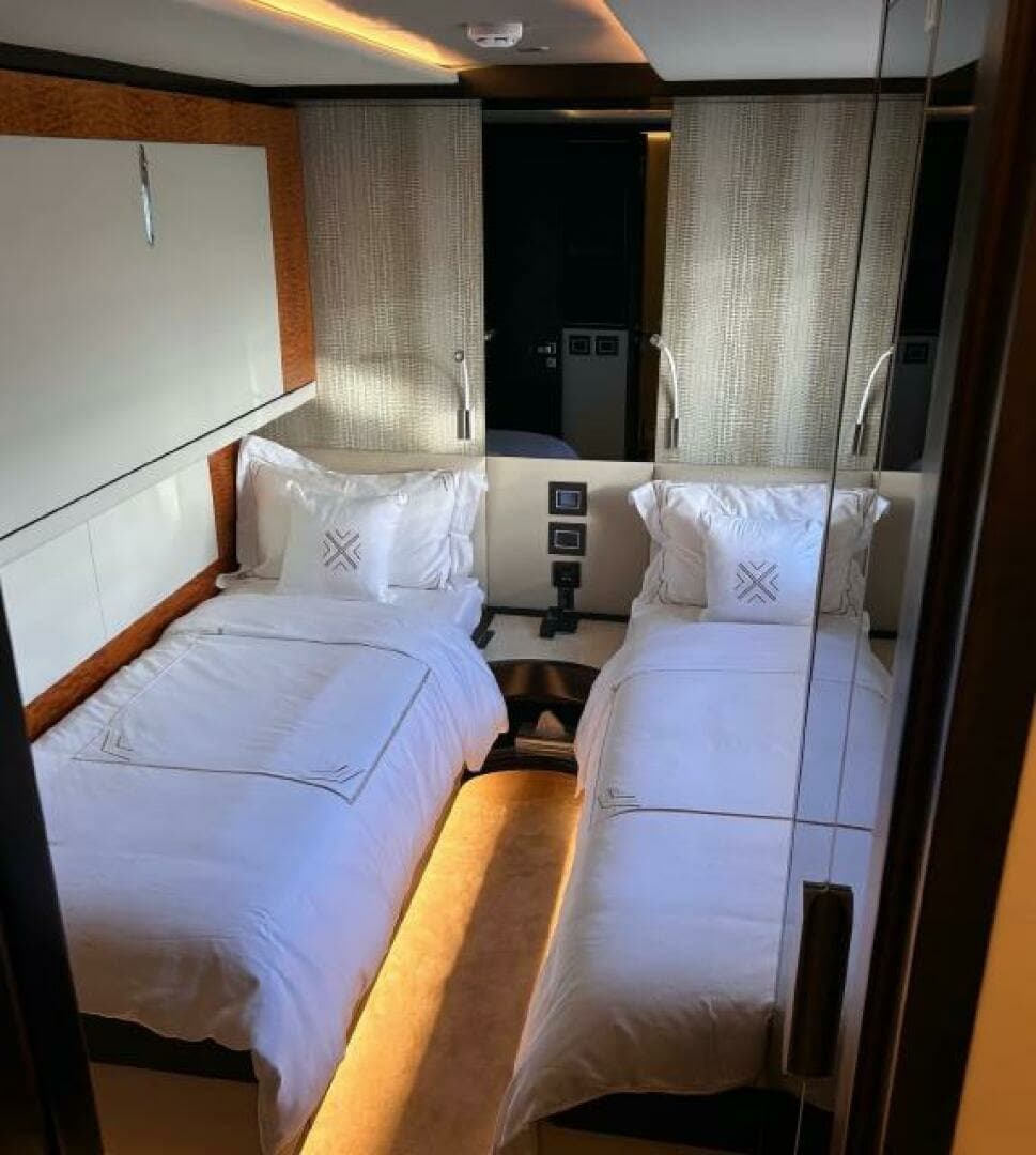 2019 Gulf Craft Majesty 100 - Image 16