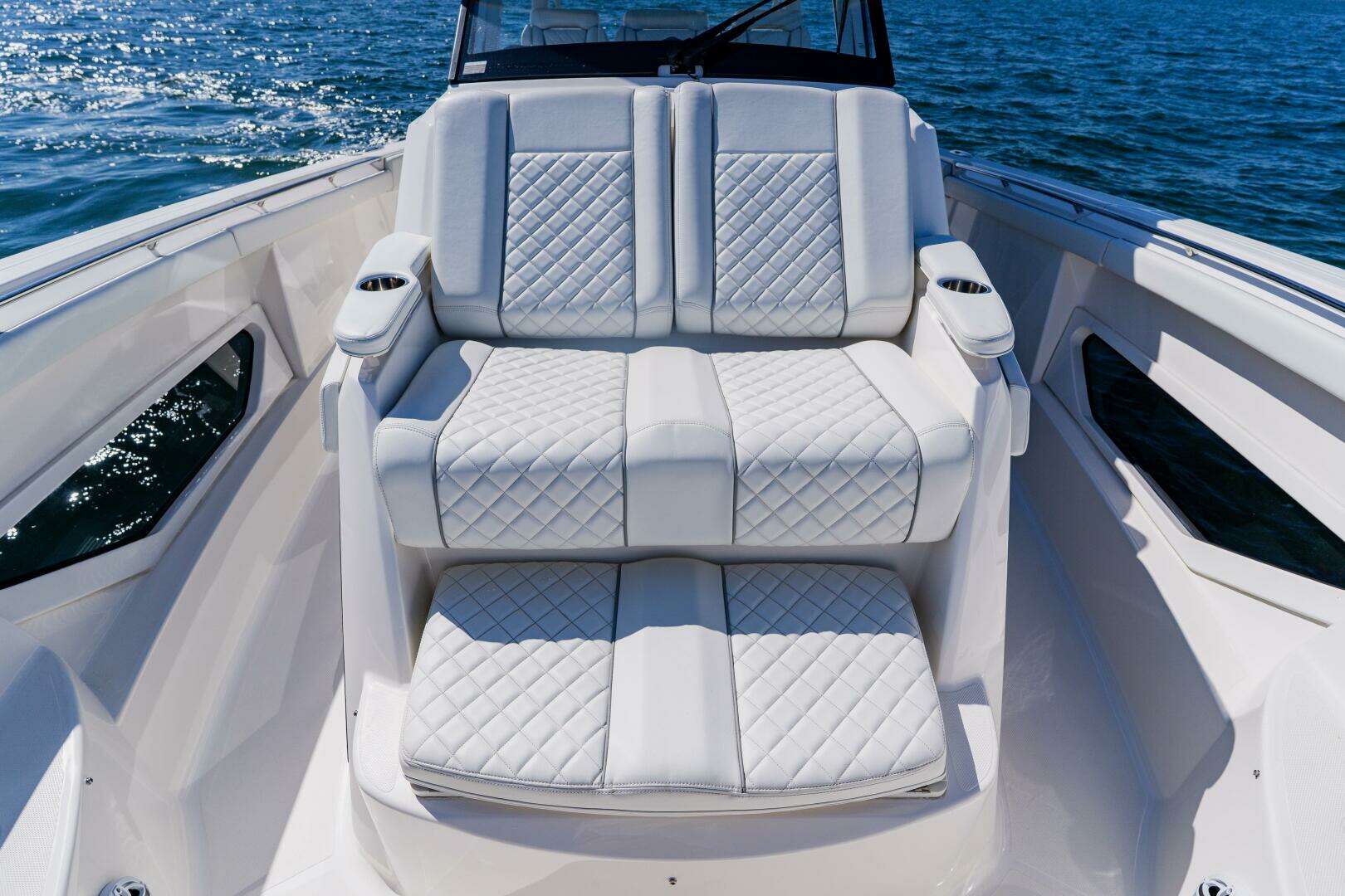 2022 Pursuit S 378 Sport - Image 14