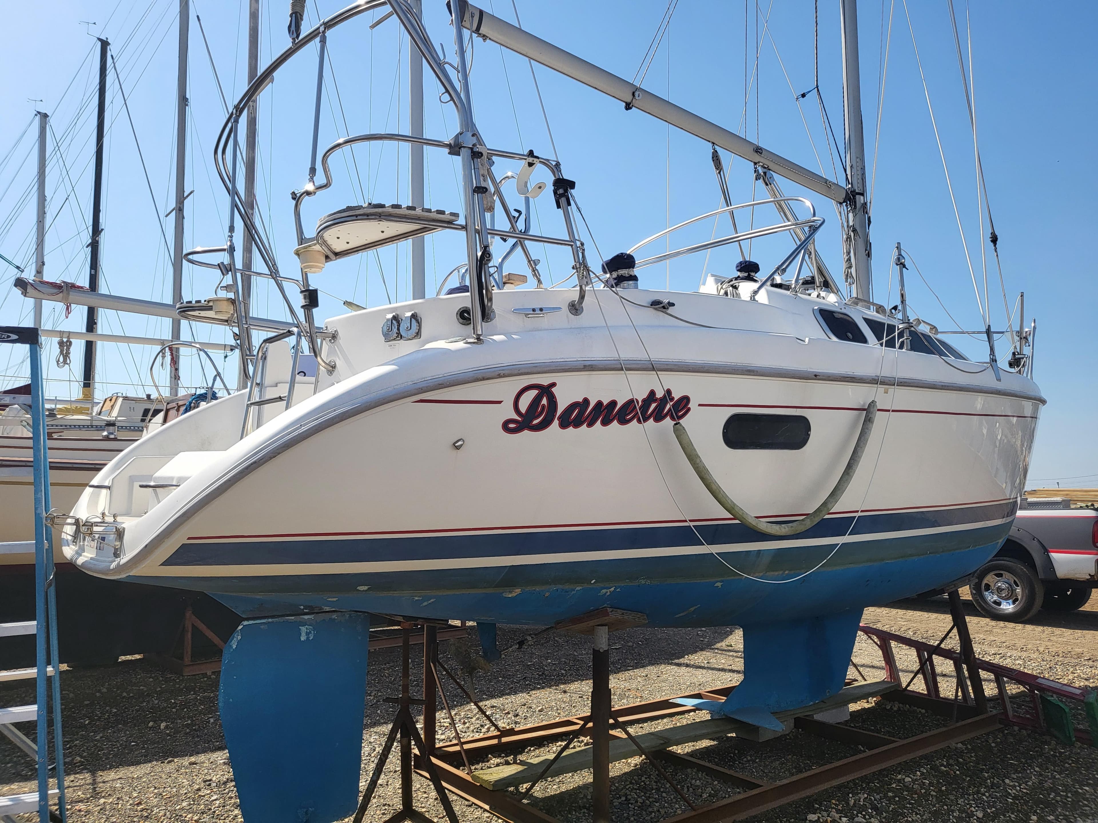 1998 Hunter 280 sailboat on a dry dock.