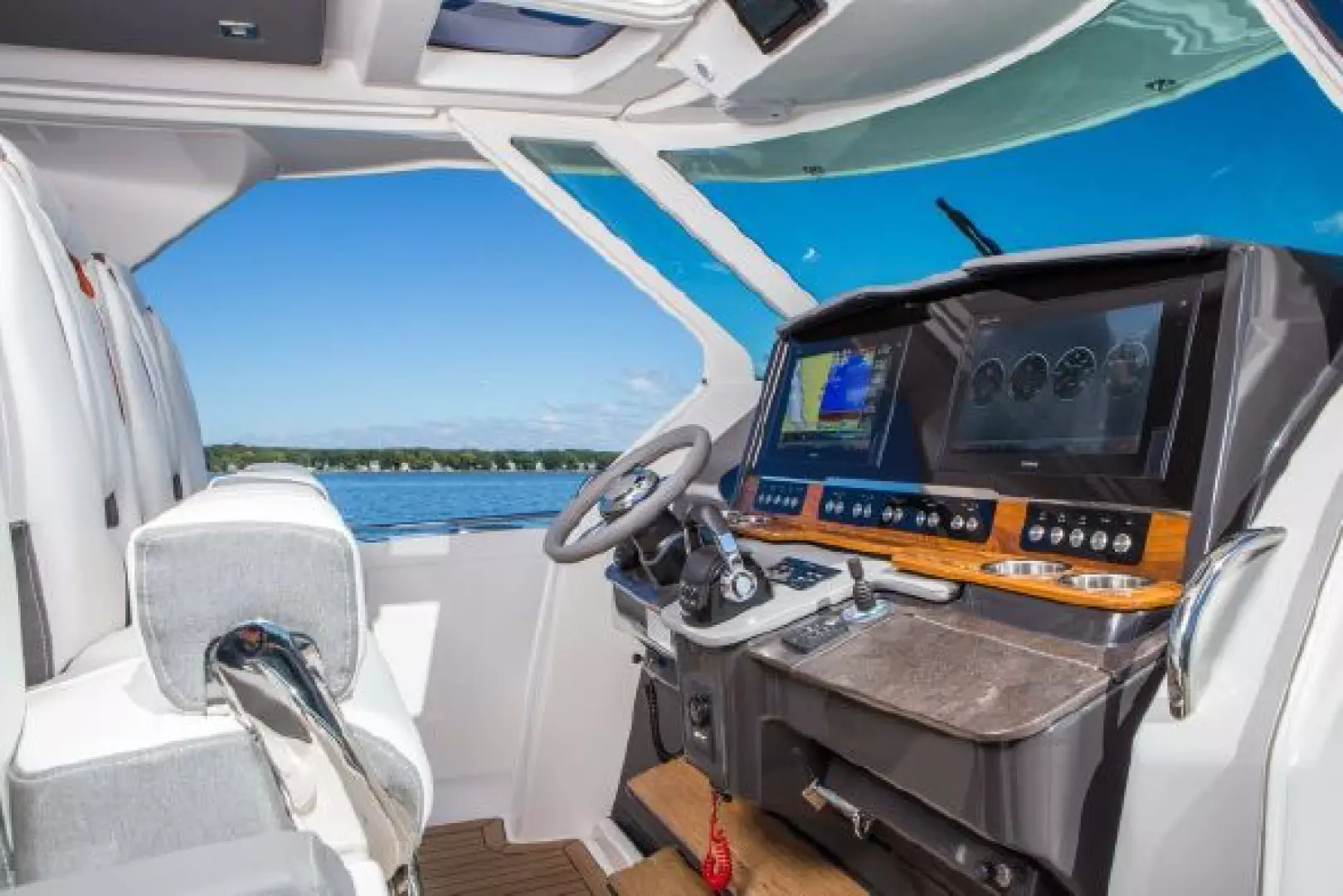 2021 Tiara Sport 38LS - Image 7