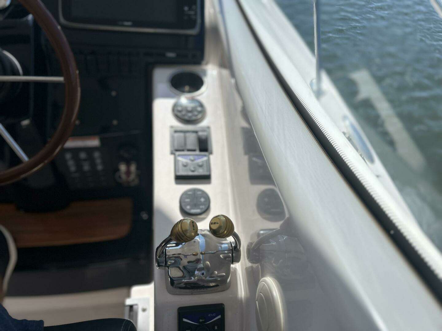 2008 Tiara Yachts 3500 Sovran - Image 19