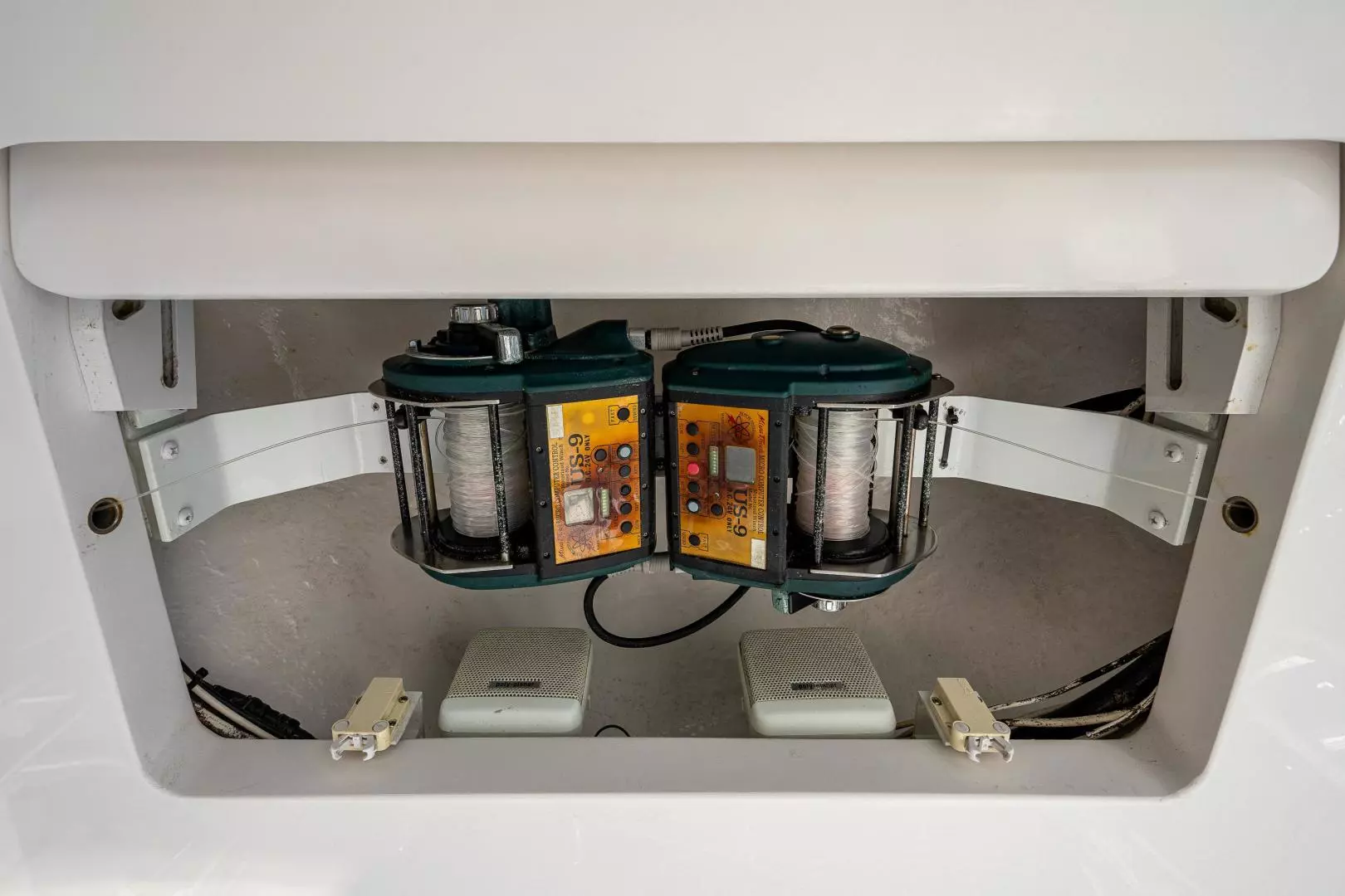 2005 Viking 74 Convertible - Image 46