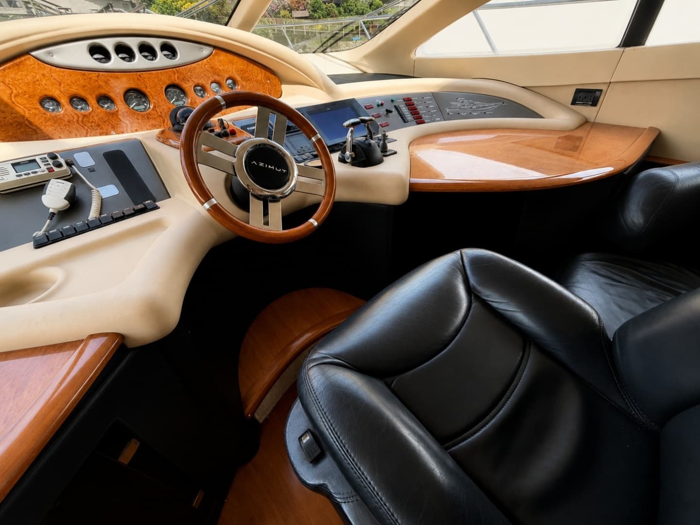 2005 Azimut Fly 62 - Image 20