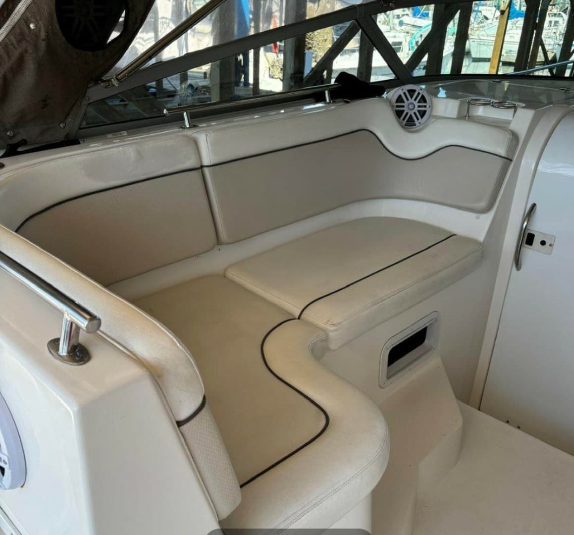 2008 Rinker 300 Express - Image 5