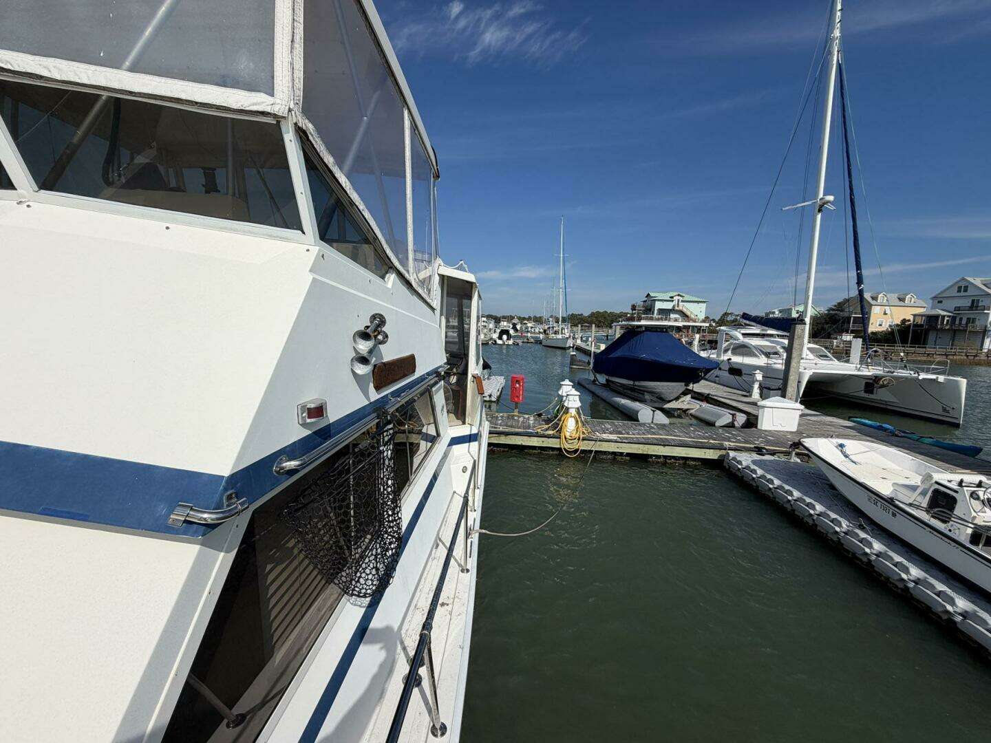 1987 Viking 44 Motor Yacht - Image 18