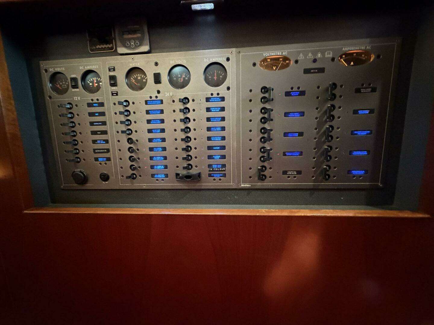 2004 Beneteau 57 Center Cockpit - Image 84