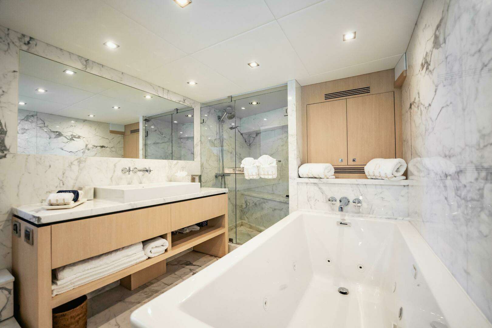 2011 Sunseeker 34 Metre Yacht - Image 48
