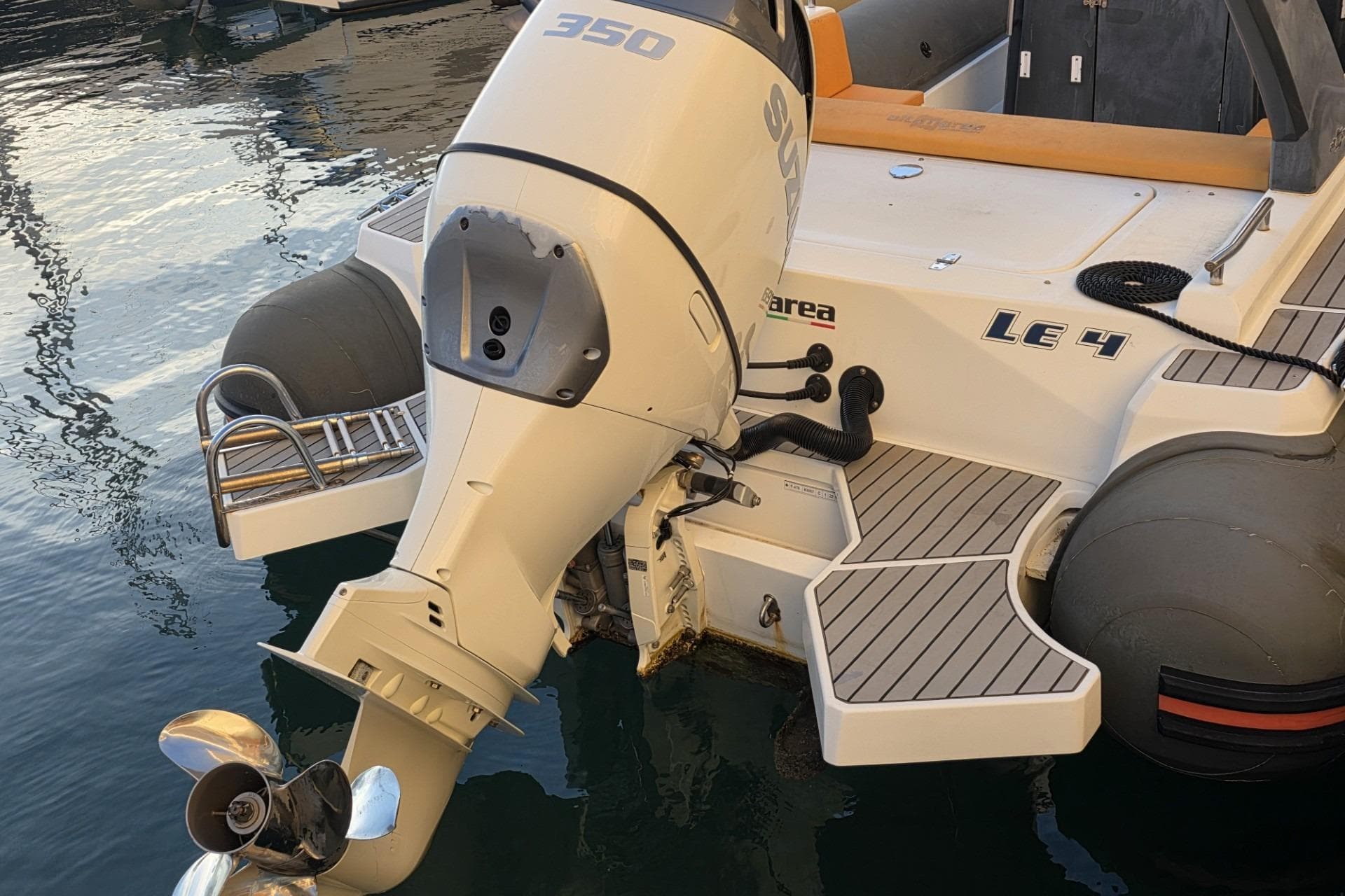 Altamarea WAVE 27 boat, 2021 model, featuring a powerful 350 outboard engine.