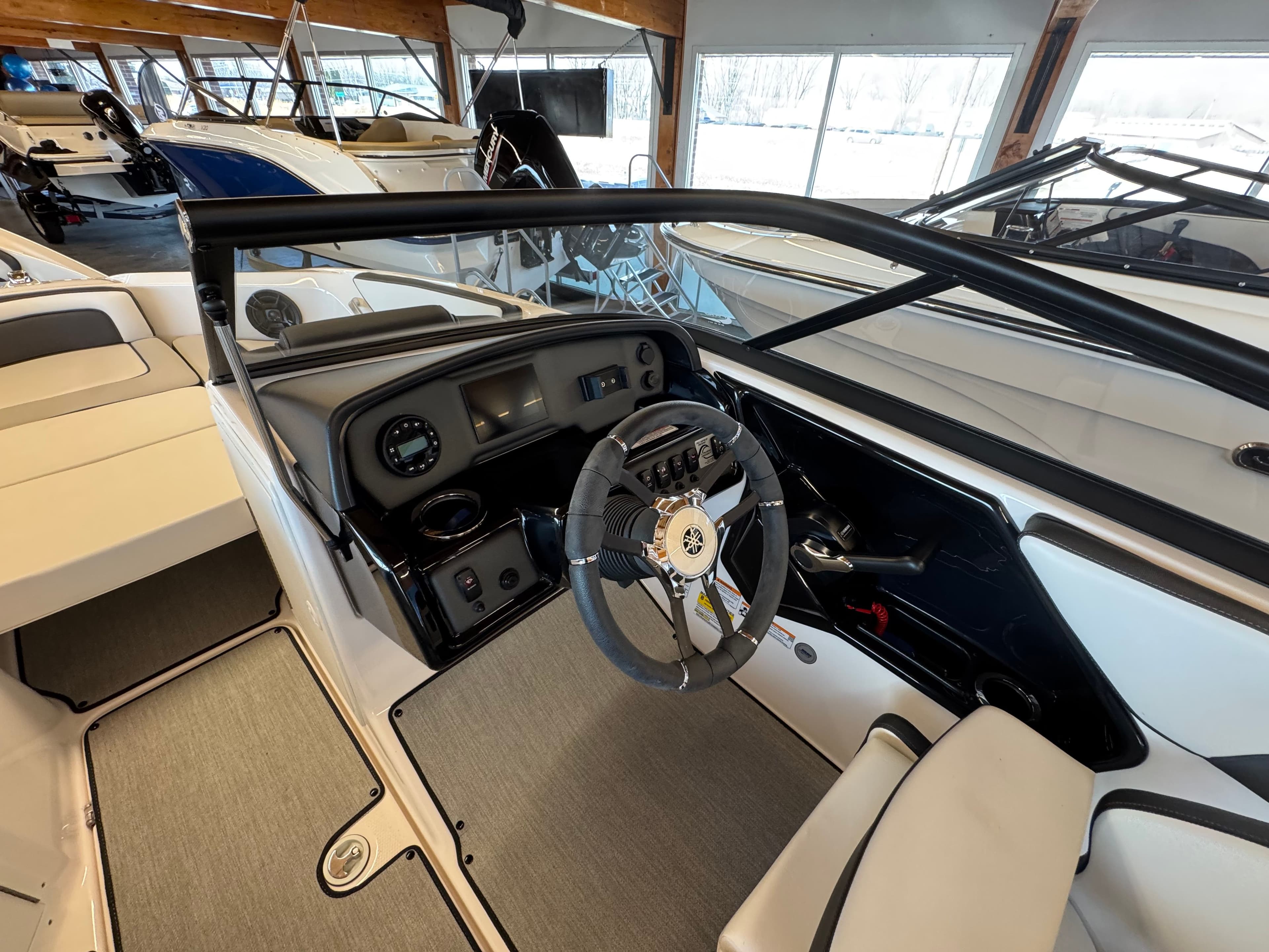 2025 Yamaha Boats SX195 - 9