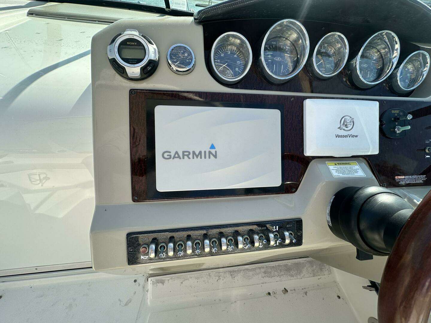2013 Sea Ray 370 Venture - Image 7