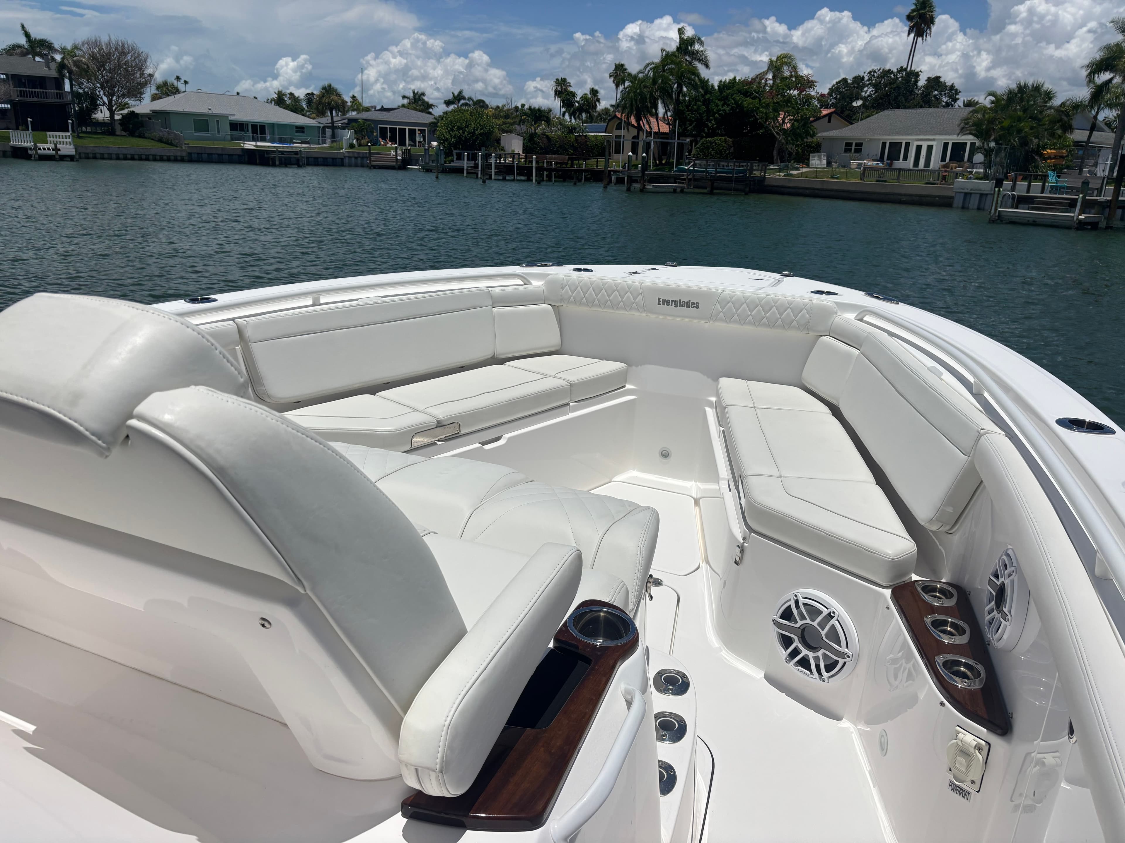 2023 EVERGLADES 395 CC - Image 43