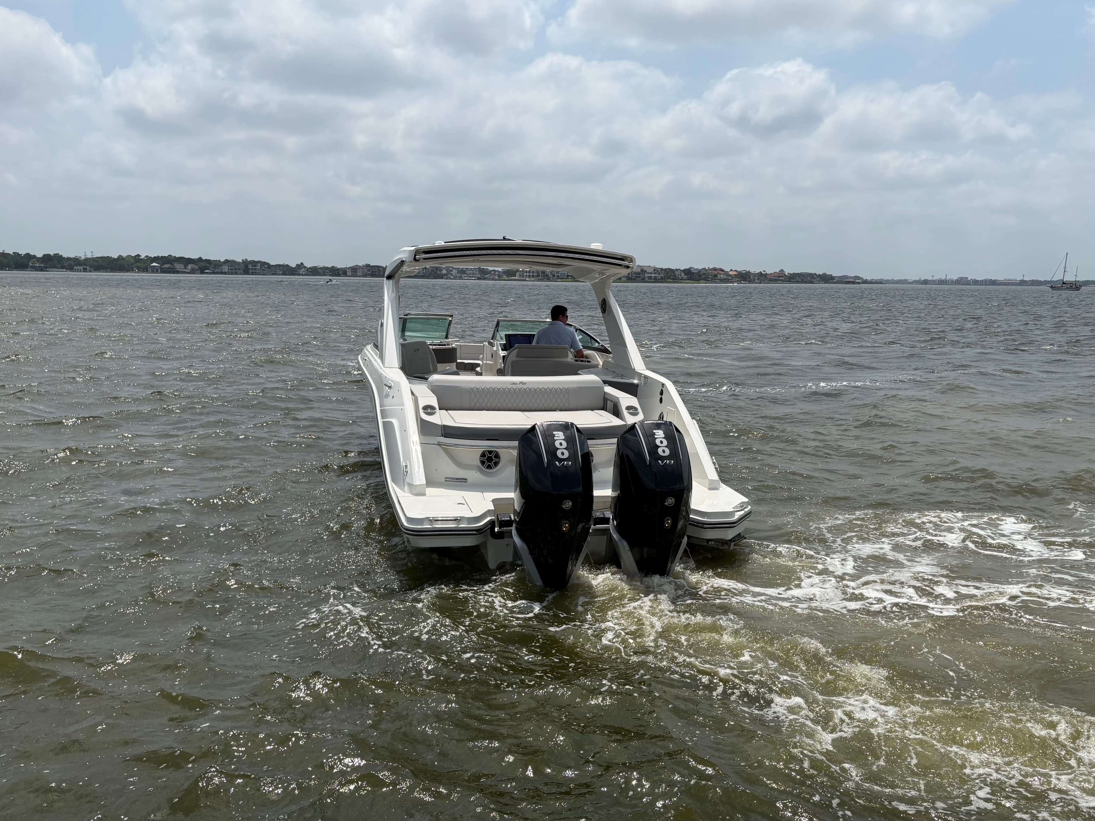2026 Sea Ray SLX 310 Outboard - 4