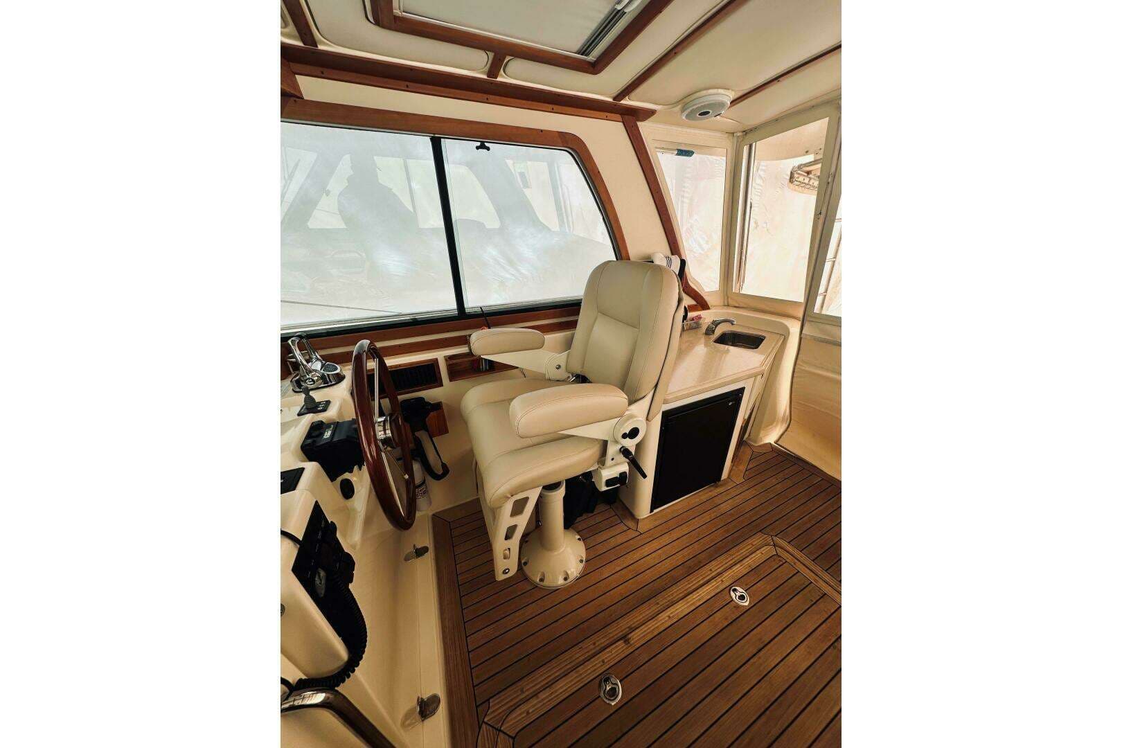 2008 Sabre 38 Hard Top Express - Image 11