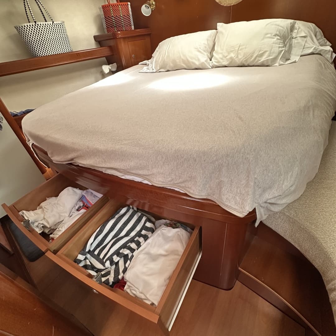 2006 Beneteau 523 - Image 16