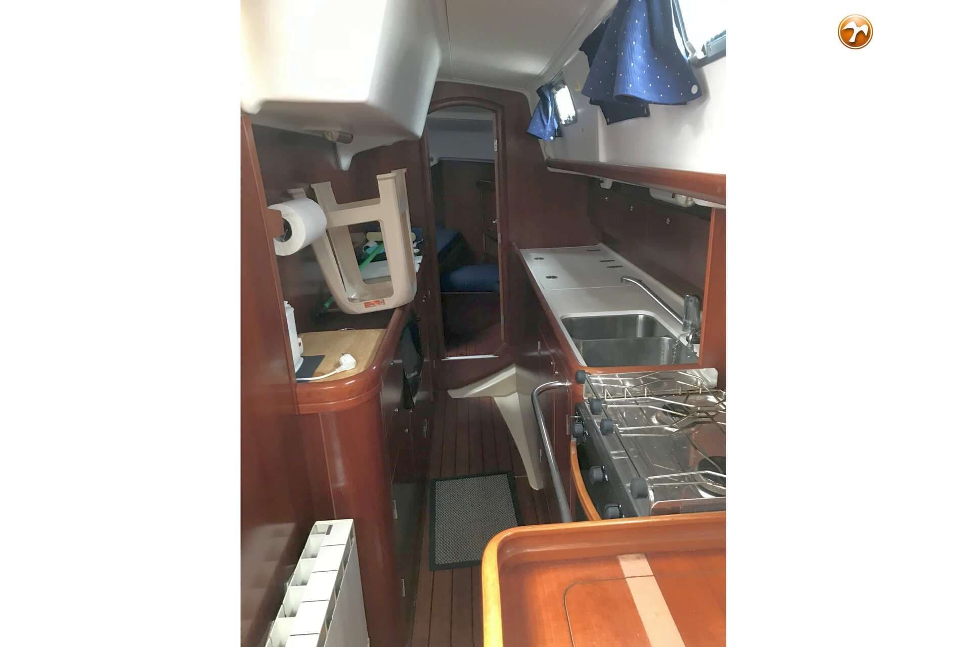 2002 Beneteau Oceanis 42CC - 13