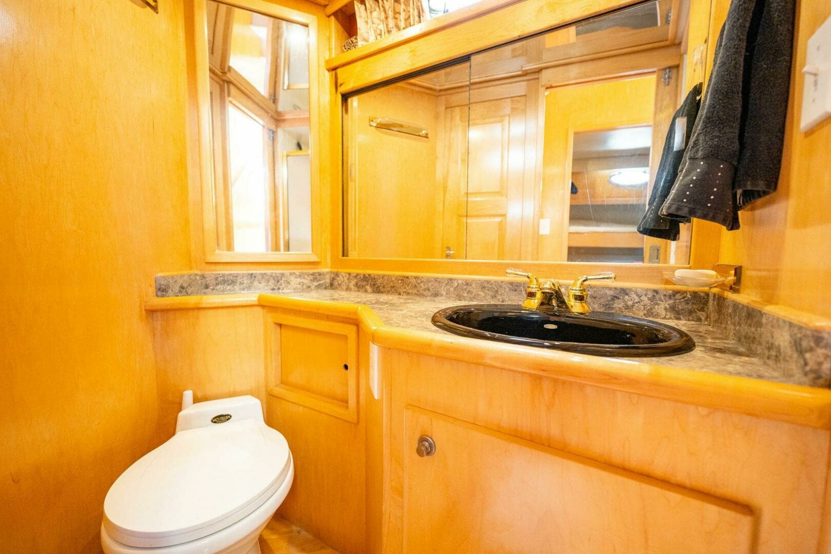 1997 Navigator Sundance 5600 - Image 104