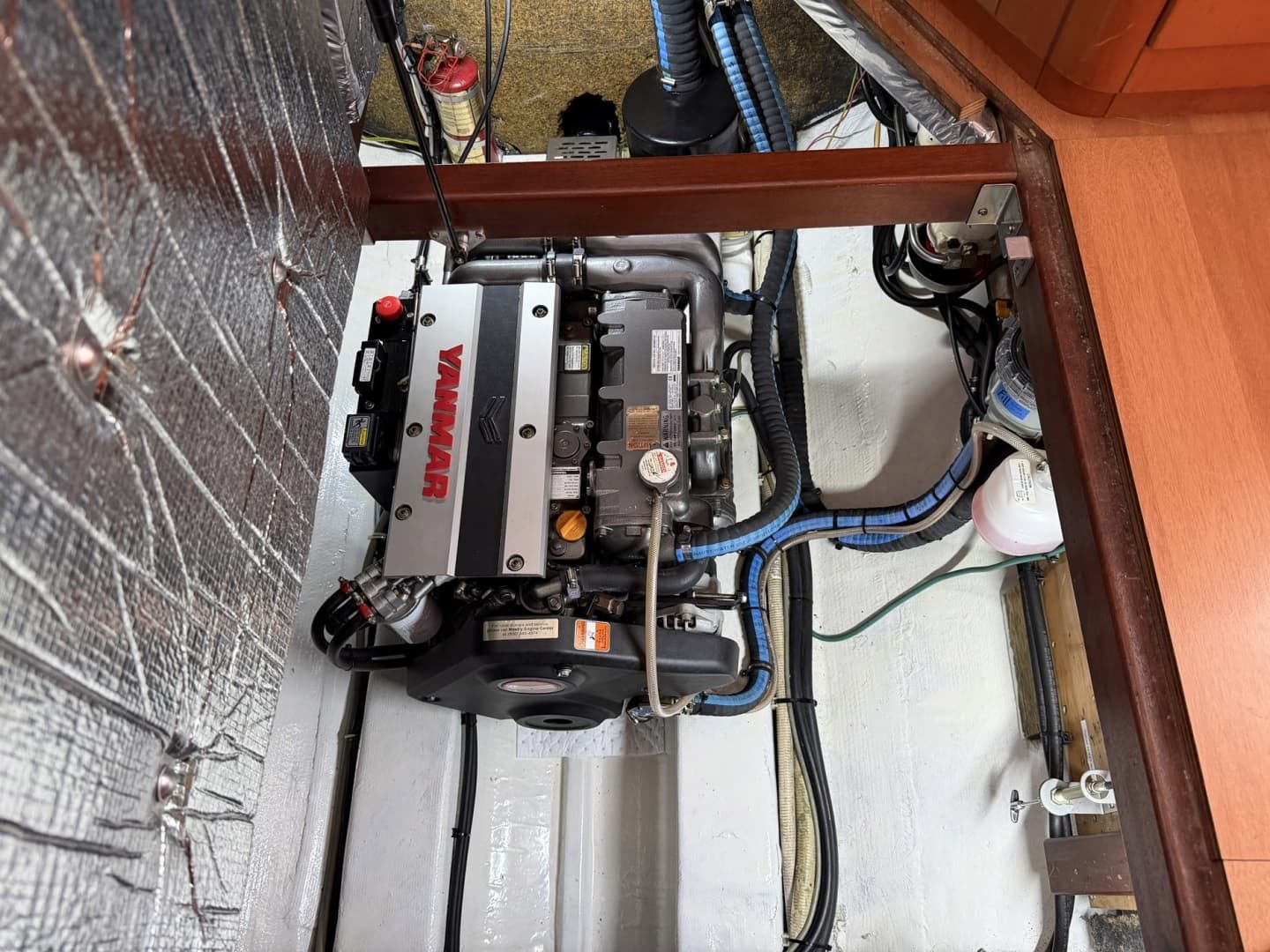 2005 Lagoon Power 43 - Image 53