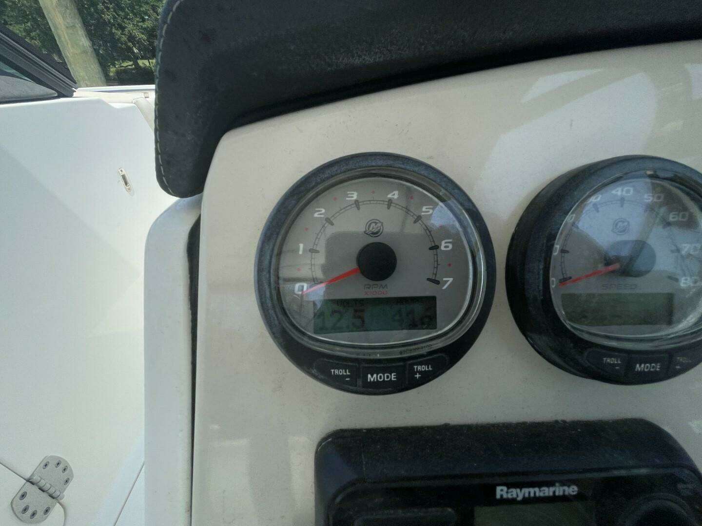 2016 Boston Whaler 270 Vantage - Image 27