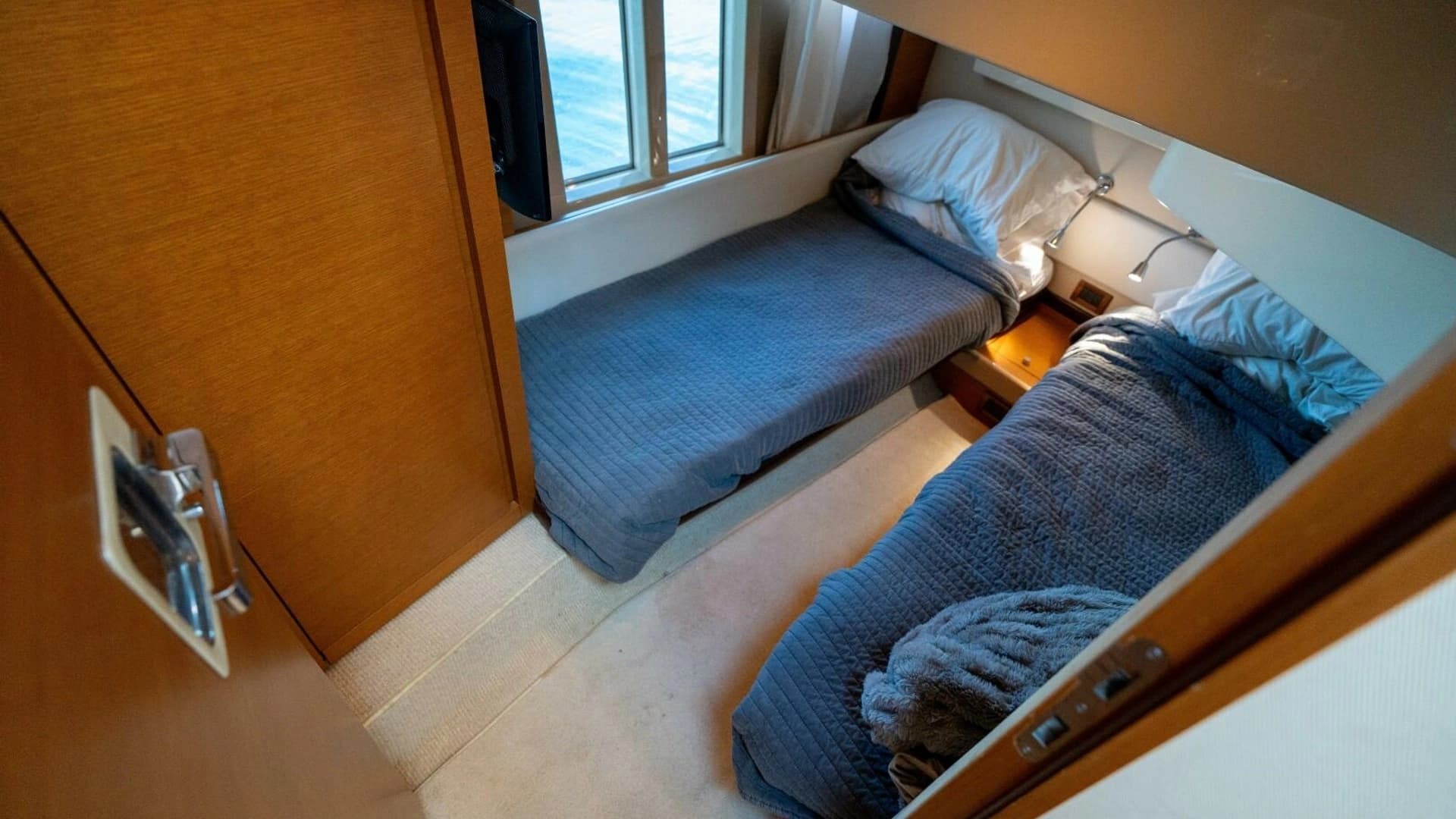 2013 Azimut 40 Flybridge - Image 45